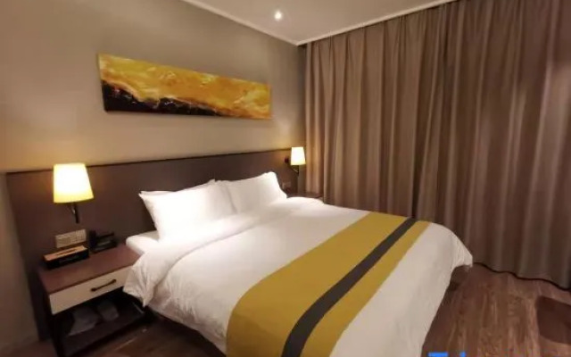 Yiju Collection Hotel (Mohe Beijixing Square)