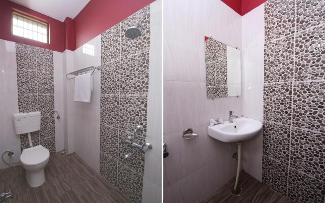 OYO 48533 Hotel Aarna Palace