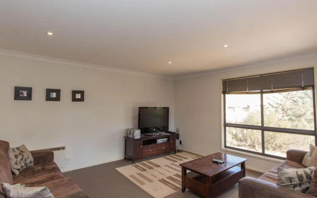 Northstar 1 of 17 Kirwan Close