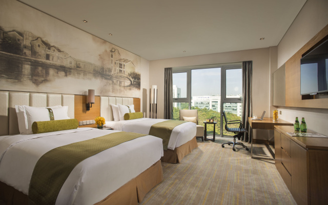 Junluxe Hotel Guangzhou Science City-Free Shuttle Bus Service to Guangzhou Canton Fair – Guest Rooms – Guangzhou