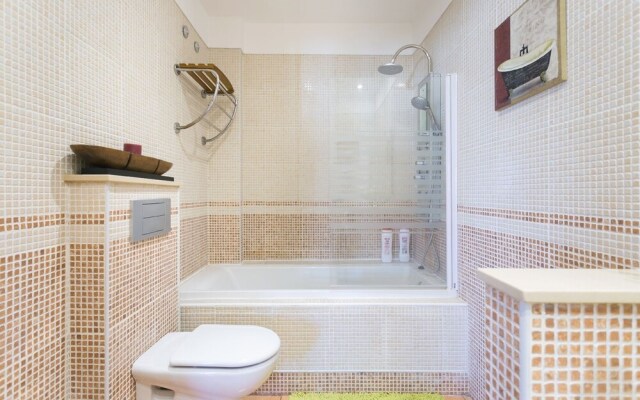 Live Las Aguas House