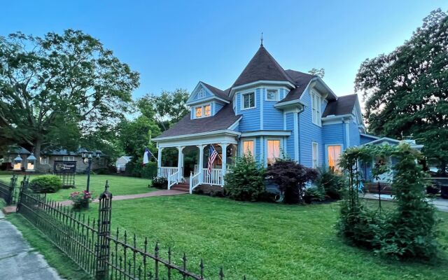 Benefield House Bed & Breakfast