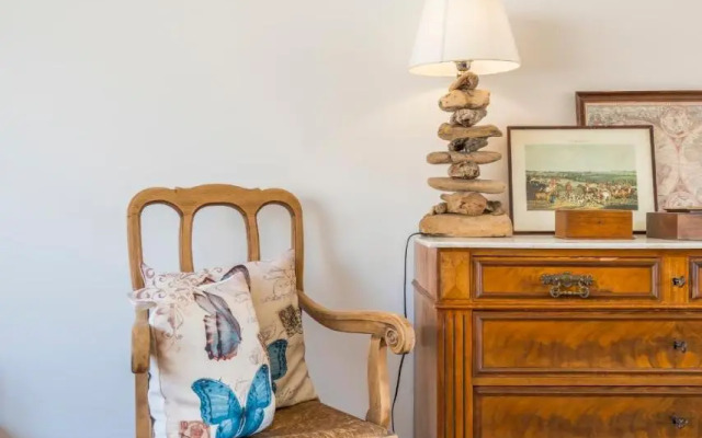 Spacious, warm and updated Home w parking & garden