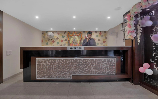 Oyo 3892 Hotel Divya Palace