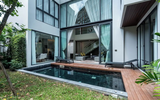 Panora Villa 8112 By Villacarte