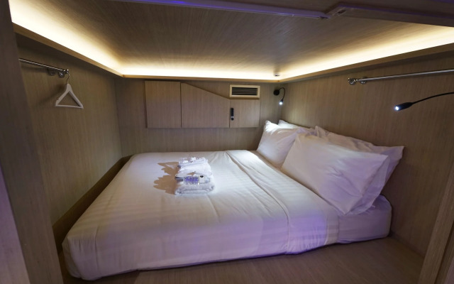 CUBE Boutique Capsule Hotel @ Kampong Glam