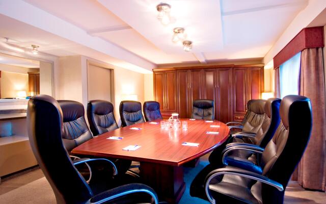 Holiday Inn Express & Suites Surrey by IHG