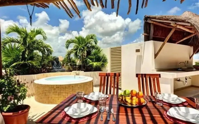 Samati Penthouse Private roof jacuzzi