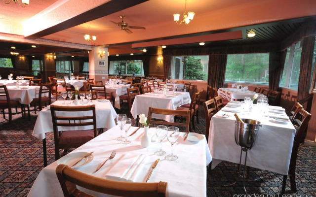 Highlander Hotel