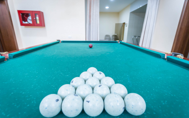 Lake House Resort hotel
