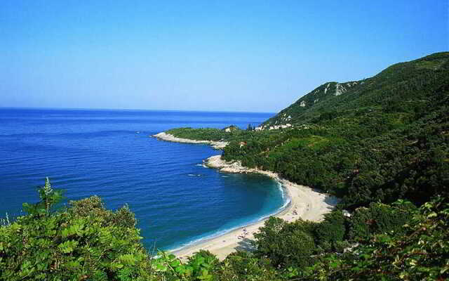 Papa Nero Studios & Apartments