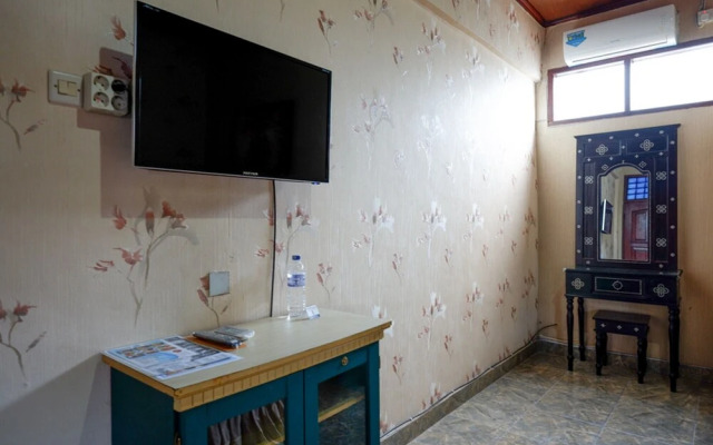 RedDoorz near Mayura Park Lombok 2