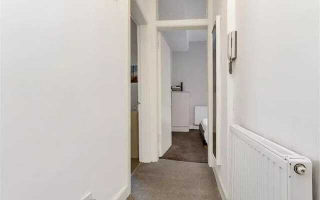 1 Bedroom Flat In Dalry