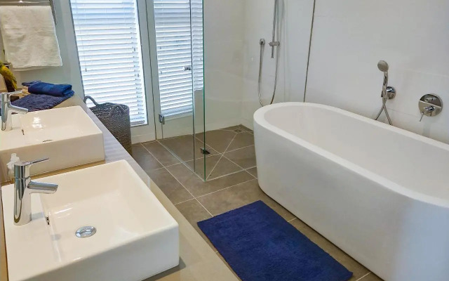 17 Marine - 3Bedroom Sea-Facing Apt101