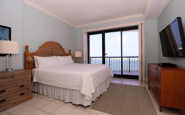 Grand Pointe 702