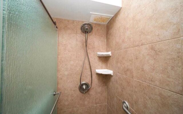 Hale Ono Loa 402 - 1 Br Condo