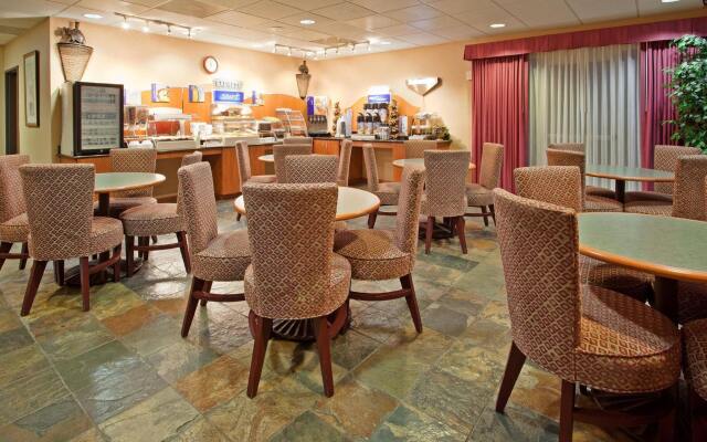 Holiday Inn Express Madera - Yosemite Park Area by IHG