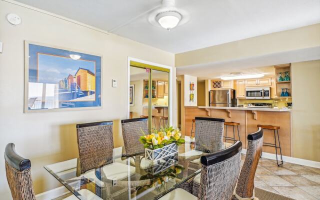 Holiday Surf & Racquet 614 2 Bedroom Condo by RedAwning