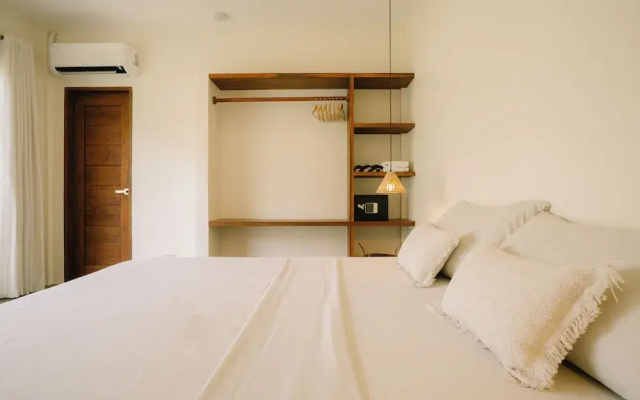 Ananda House