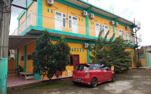Kost 748 At