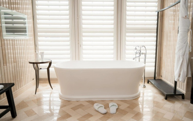 Corinthia London