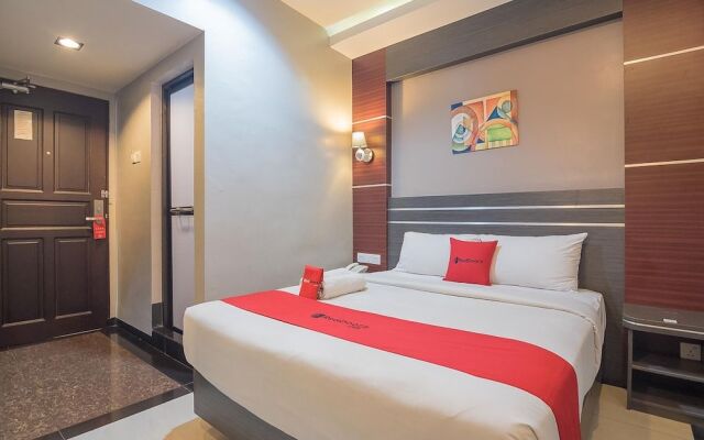 RedDoorz Premium near Harbour Bay Mall Batam 2