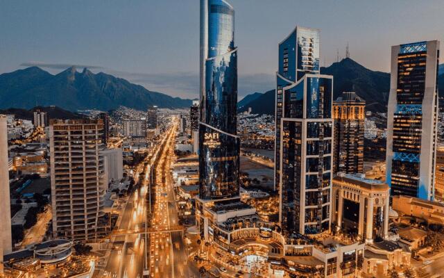 Safi Royal Luxury Metropolitan