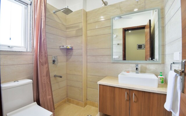 Olive Service Apartment-Golf Course Road