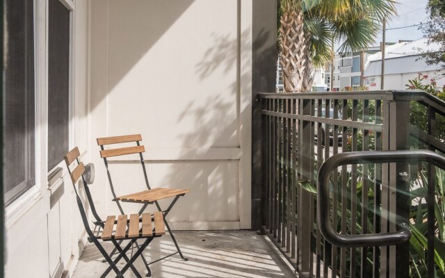 Centrally Located 1 BR and 2 BR Apts with Balcony by Frontdesk