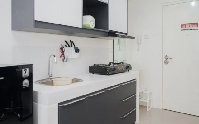 Cozy and Homey Studio at Silk Town Apartment