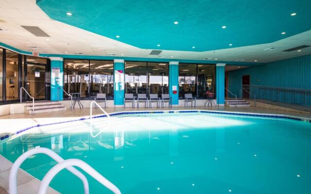 Crowne Plaza Newark Airport by IHG