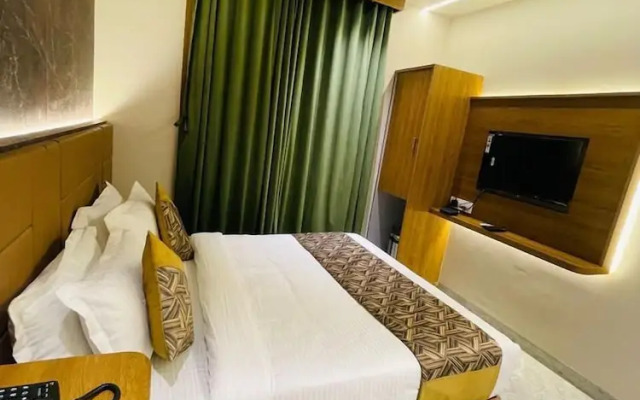 HOTEL DOUBLE CROWN Mumbai AIRPORT T2