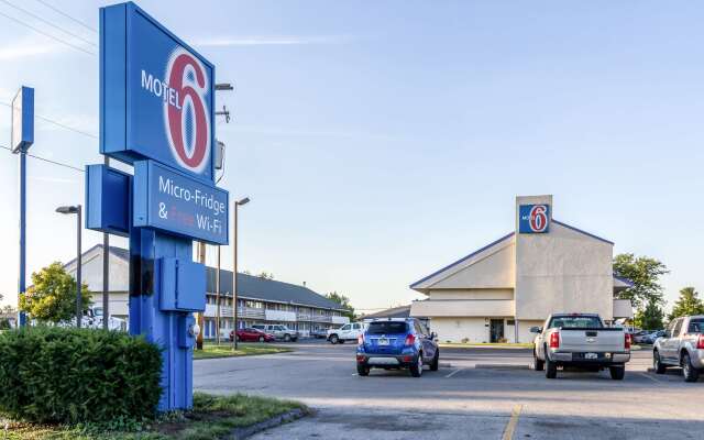 Motel 6 Grove City, OH