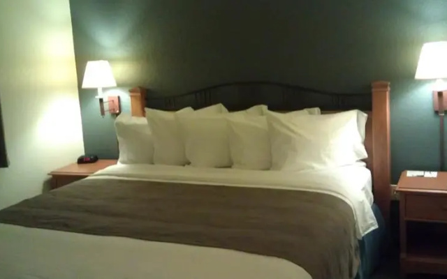 AmericInn Hotel & Suites Owatonna - Conference Center