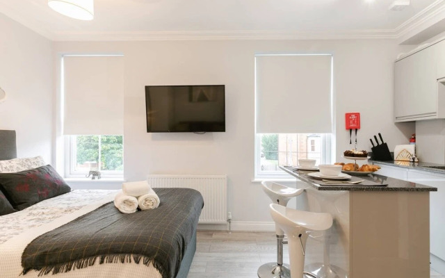 11 Helena House Business Apartment