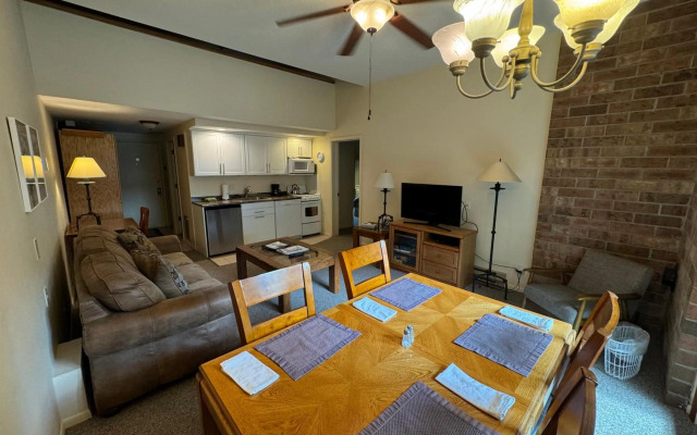 Shadow Mountain Lodge