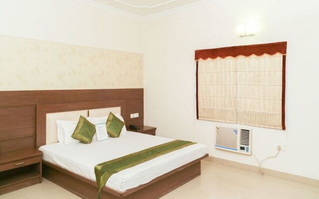 Treebo Maniram Palace