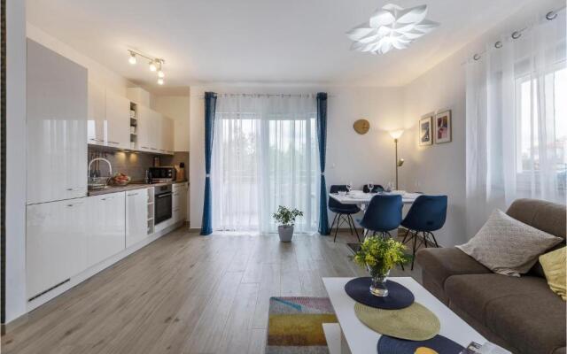 Nice Apartment in Peroj With Wifi and 1 Bedrooms