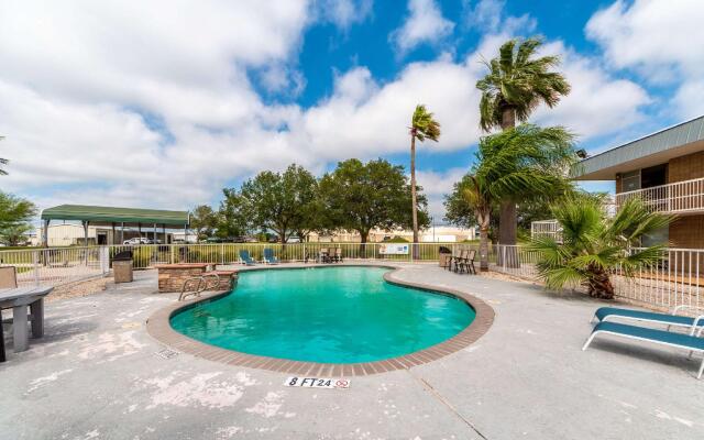 Americas Best Value Inn Beeville