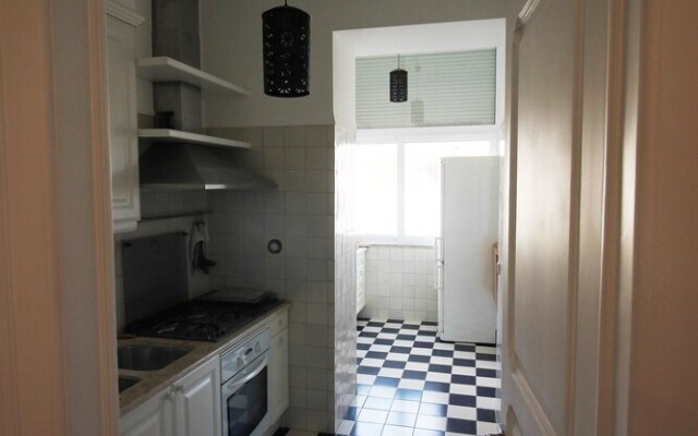 House With 3 Bedrooms in Algés, With Wifi - 1 km From the Beach