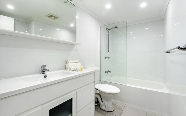 South Pacific Dream, Central Broadbeach
