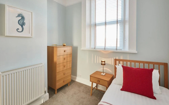 Host Stay Cheviot House