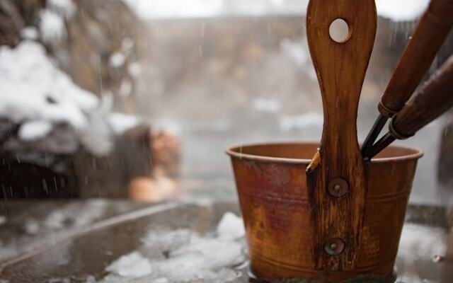 Cloud 9 Alpine Lodge