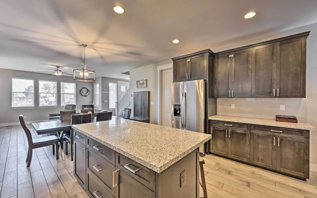 Spacious Flagstaff Home w/ Fenced Yard & Grill!