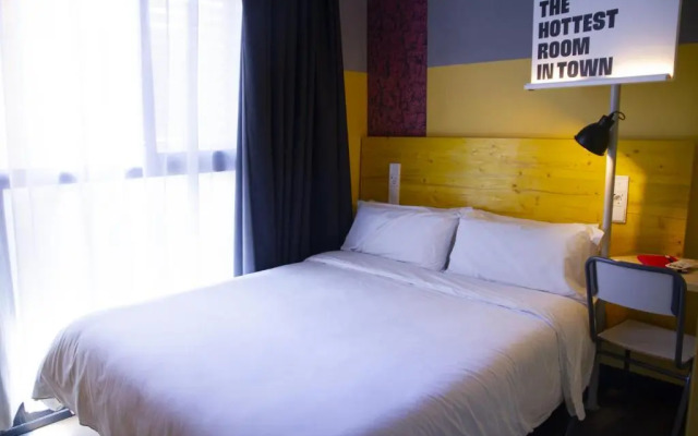 room00 Valencia Hostel