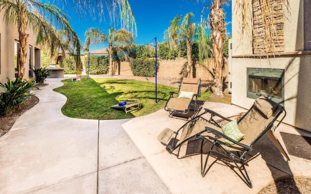 Whispering Palms by AvantStay | WALK TO COACHELLA | Pool & Hot Tub | Sleeps 16!