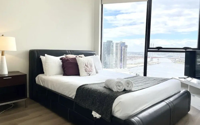 Readyset Apartments Stadium South