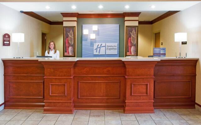 Holiday Inn Express & Suites Lenoir Cty, an IHG Hotel