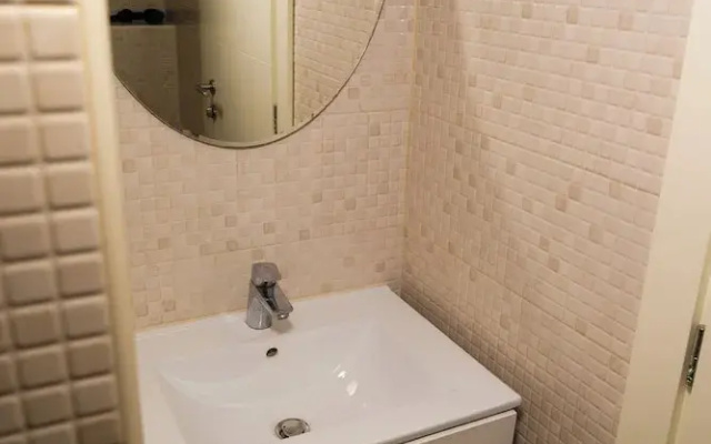 Qumi Apartments