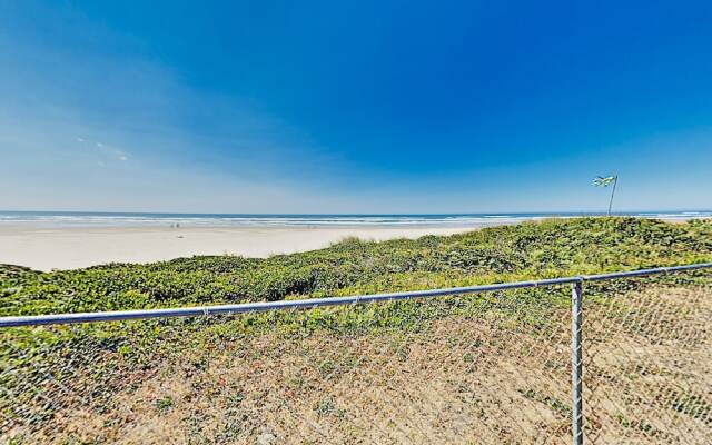 4612 SW Pacific Coast Hwy Home